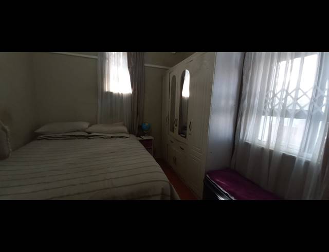 2.5 BEDROOM FLAT FOR SALE IN GLENWOOD